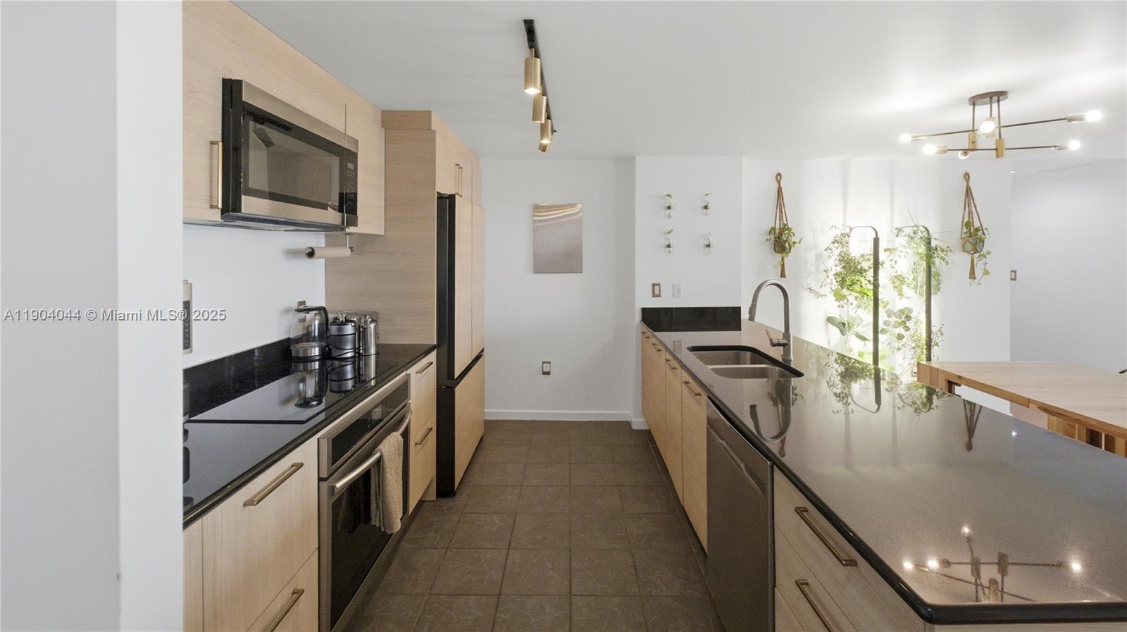 50 Biscayne Blvd # 2911