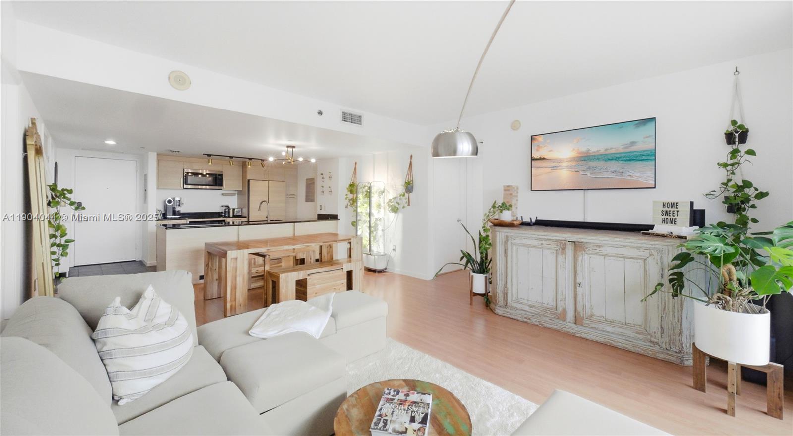 50 Biscayne Blvd # 2911