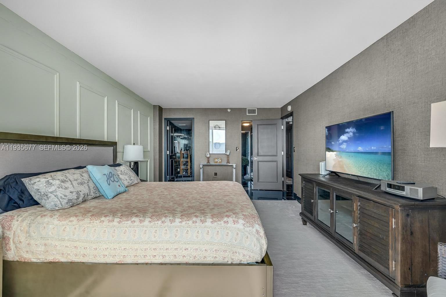 555 NE 15th St # 30H