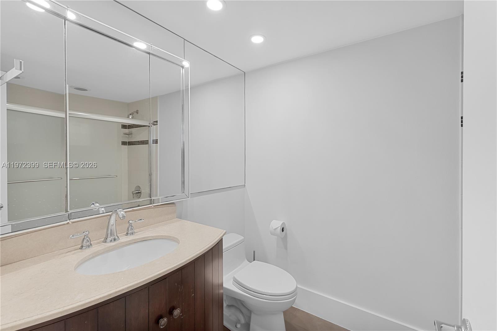 5660 Collins Ave # 11B