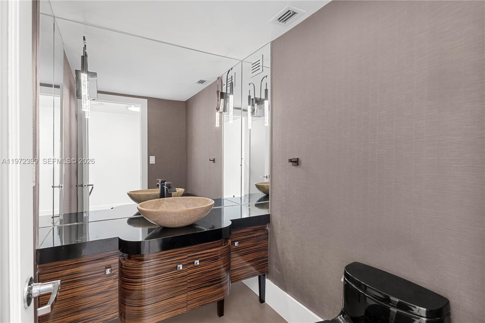 5660 Collins Ave # 11B