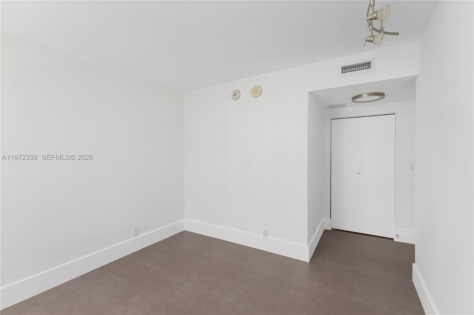 5660 Collins Ave # 11B