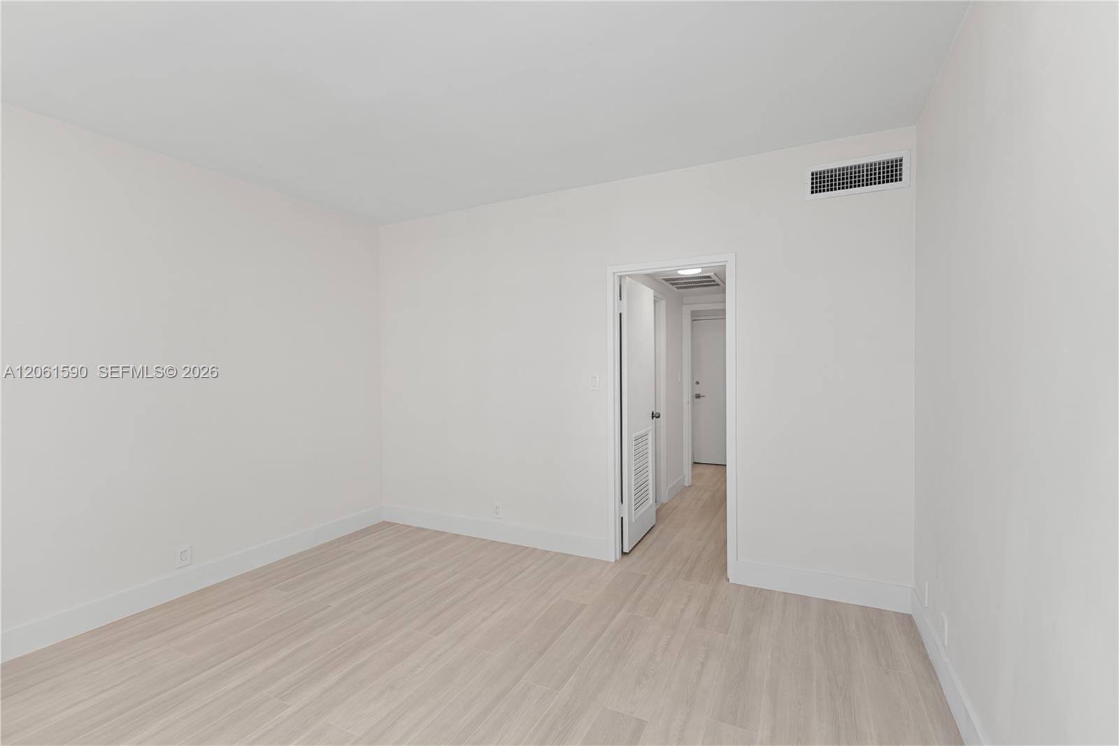 4747 Collins Ave # 709