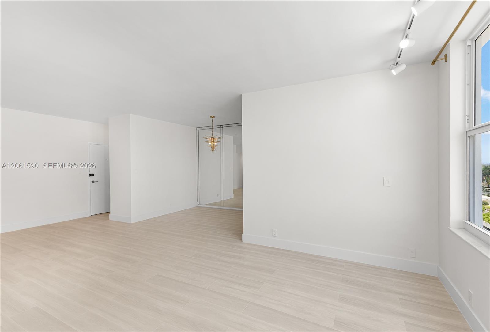 4747 Collins Ave # 709