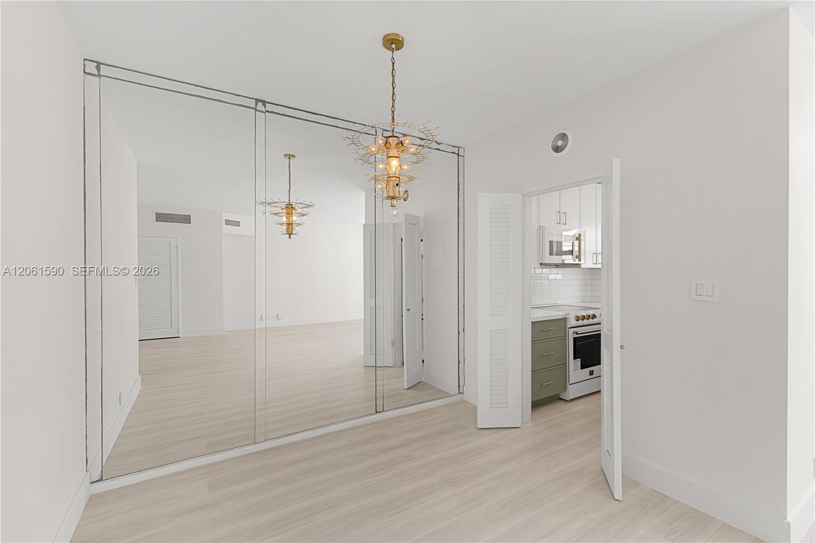 4747 Collins Ave # 709