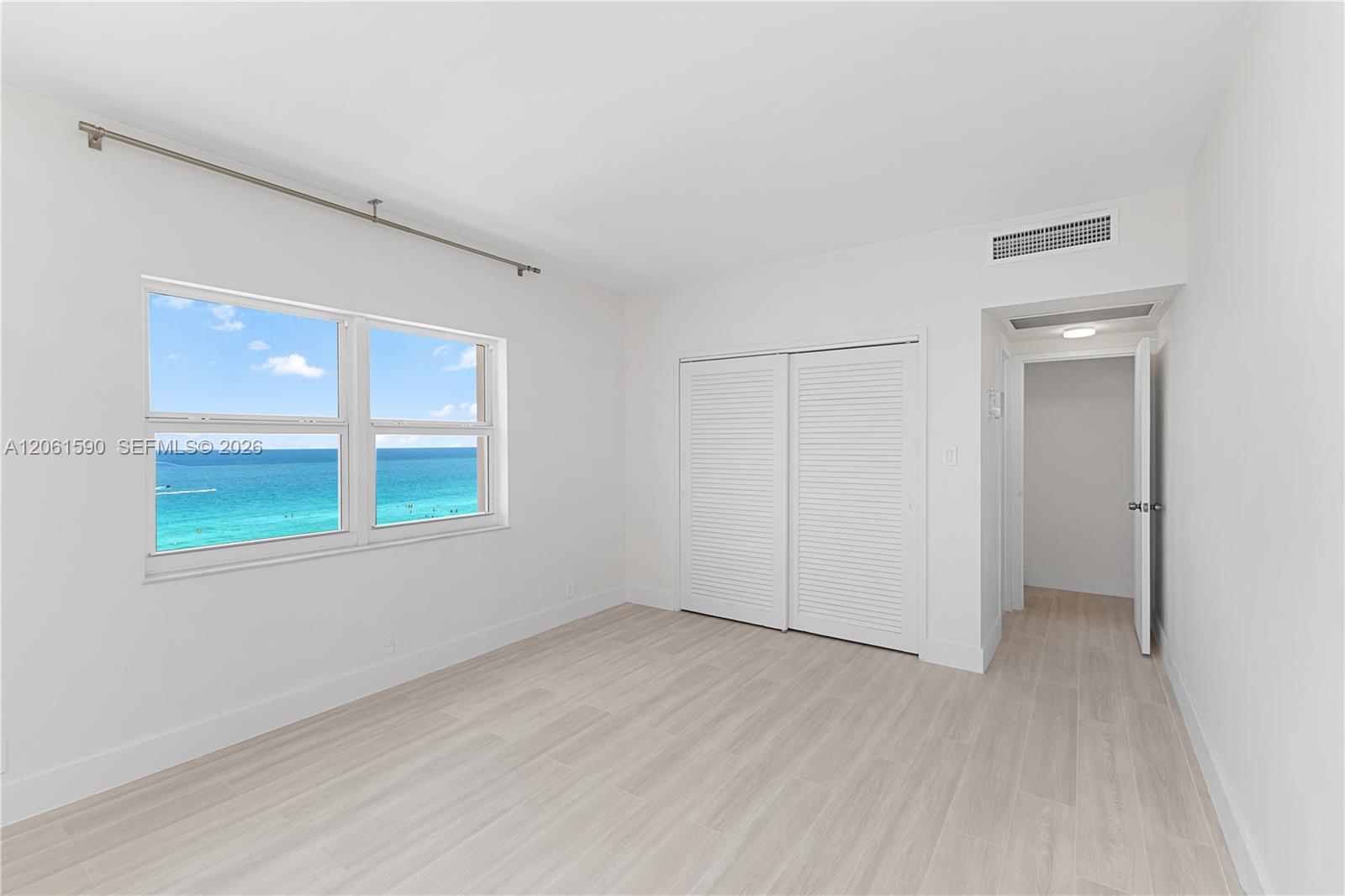 4747 Collins Ave # 709