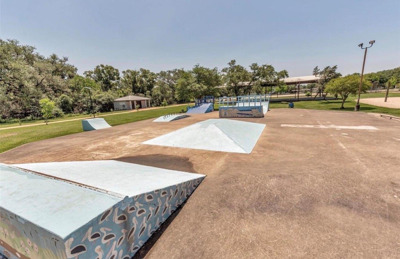 1808 Dolphin Drive