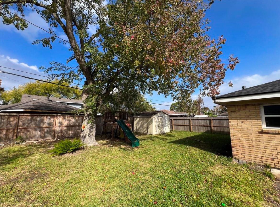1808 Dolphin Drive