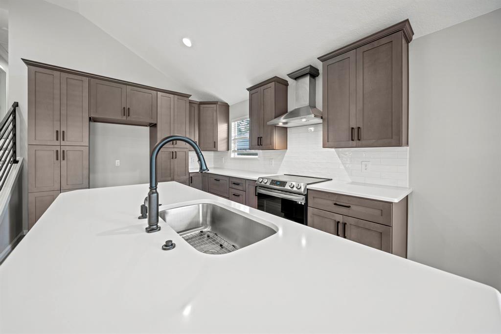128 Clear Water Street W