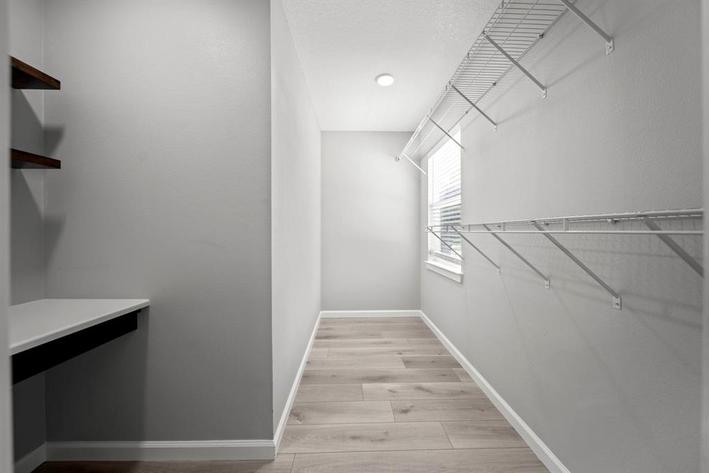 128 Clear Water Street W