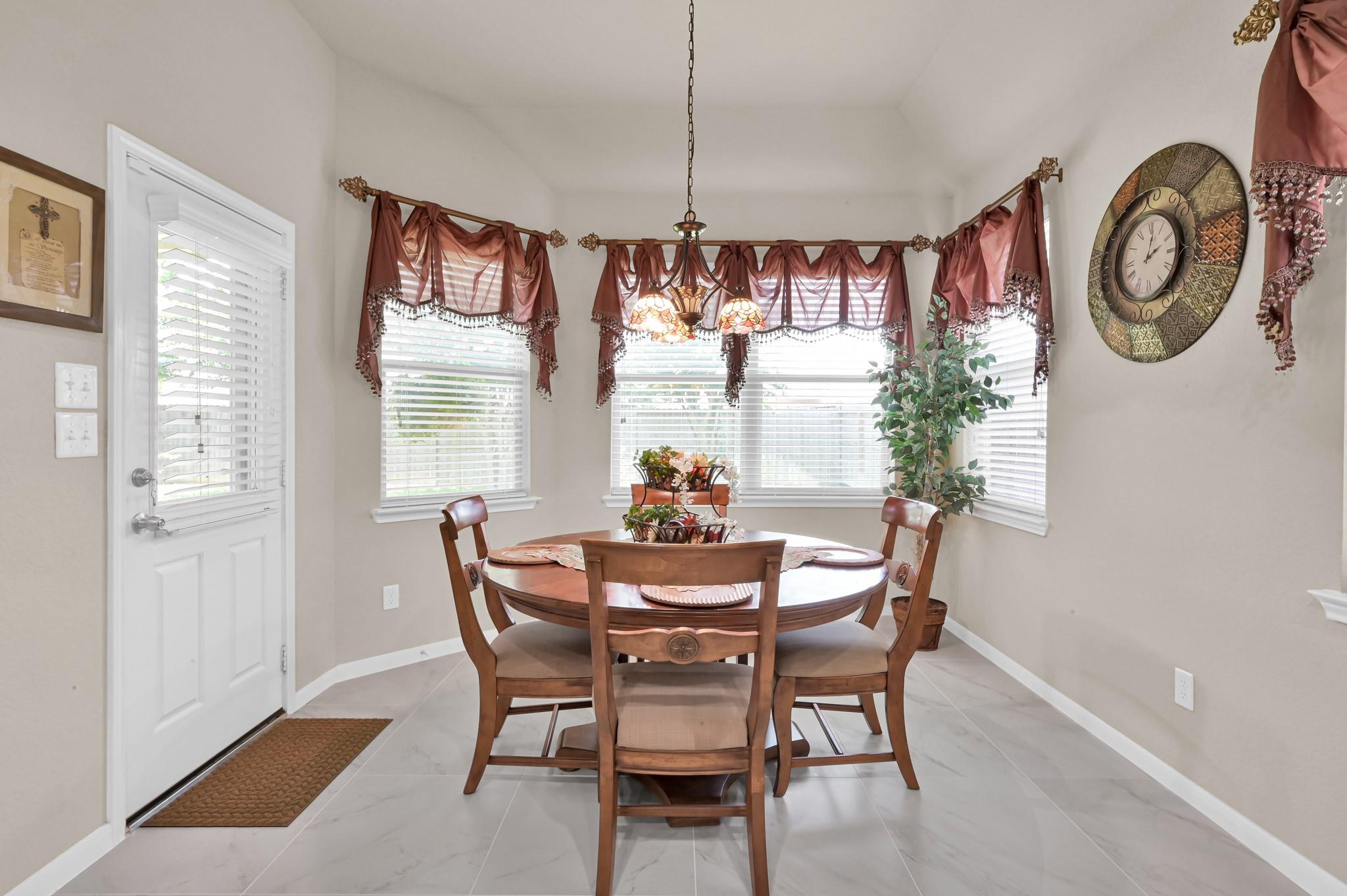 2907 Meadow Tree Lane