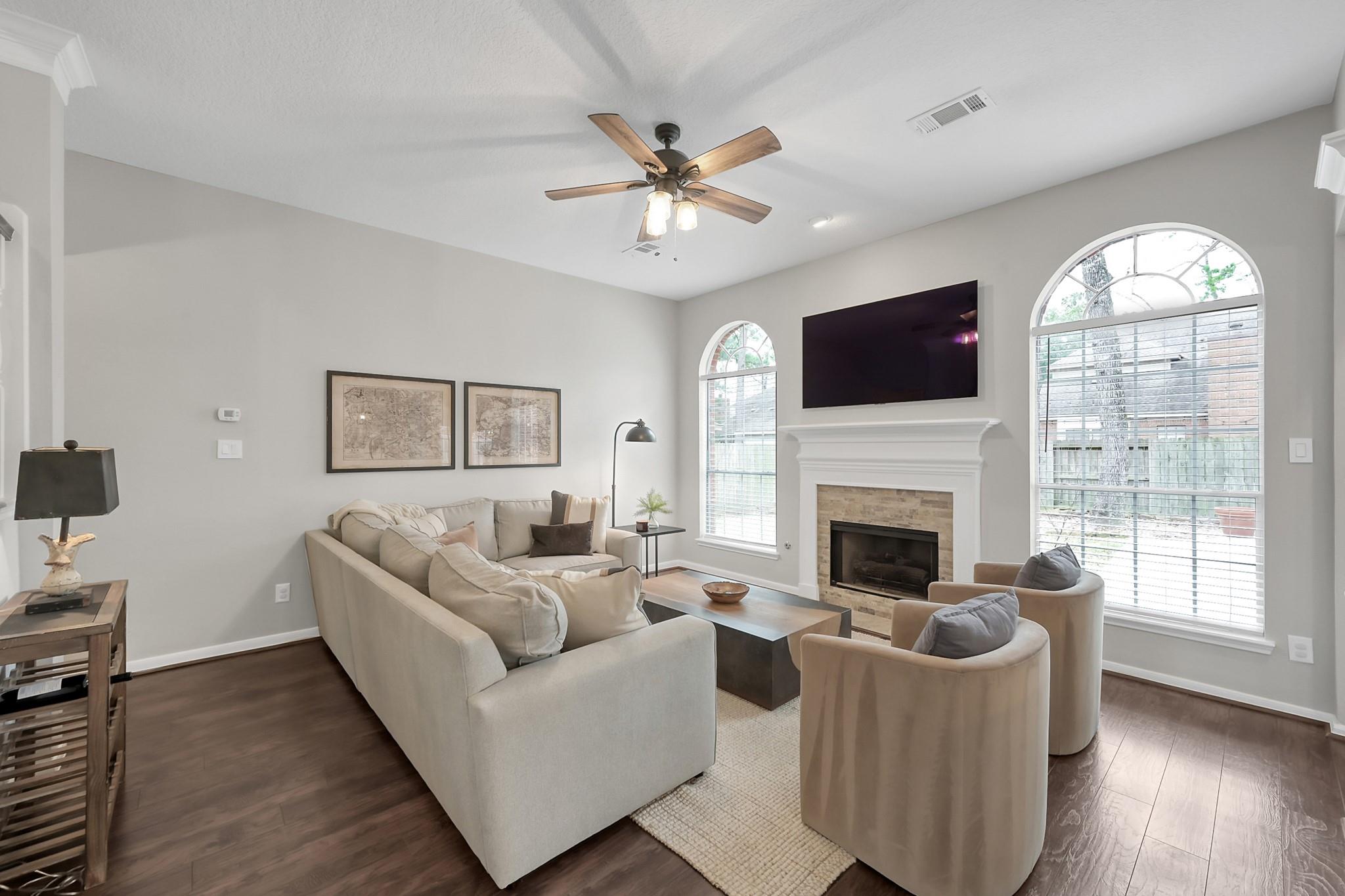 31 E Amberglow Circle