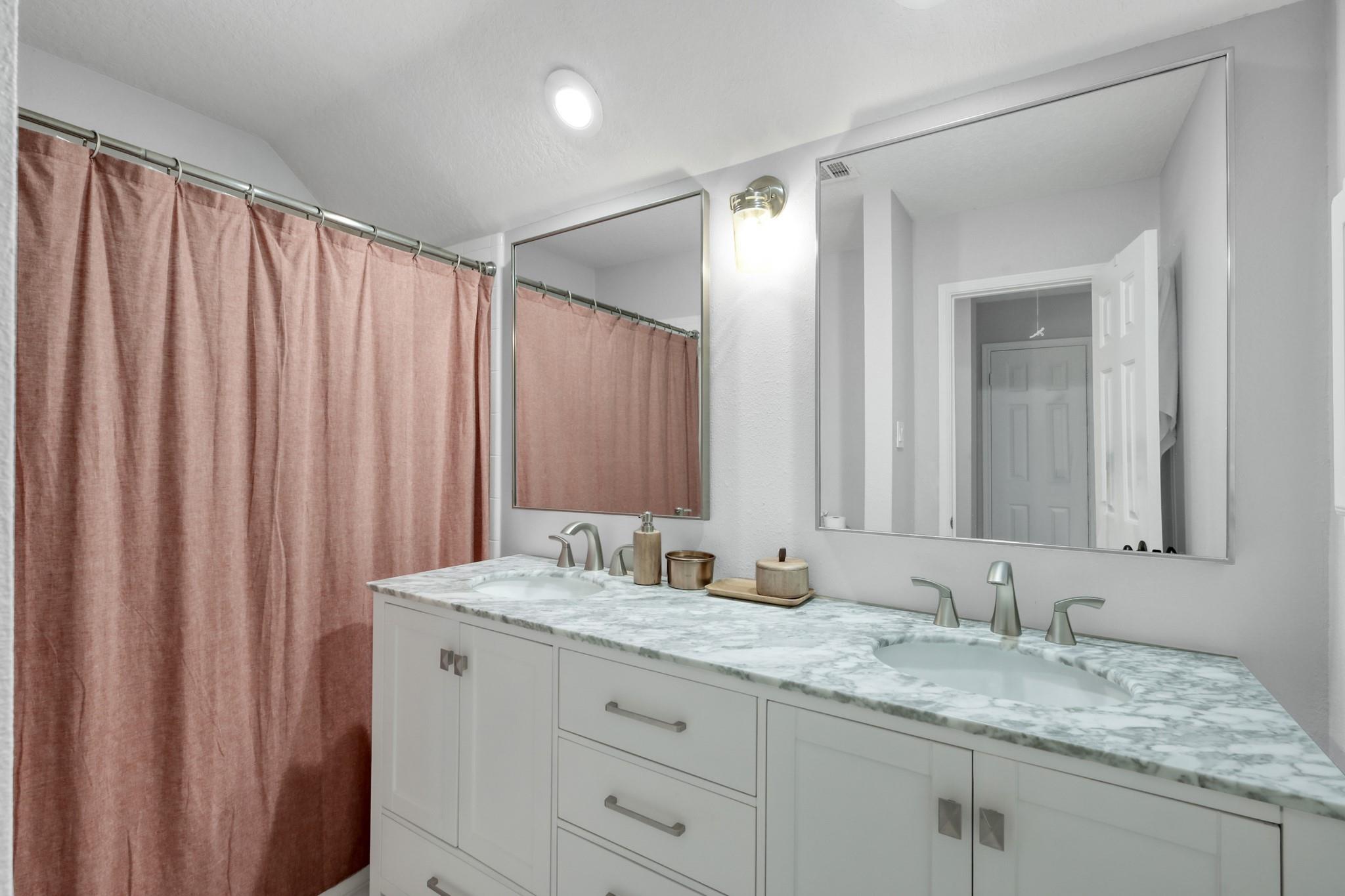 31 E Amberglow Circle