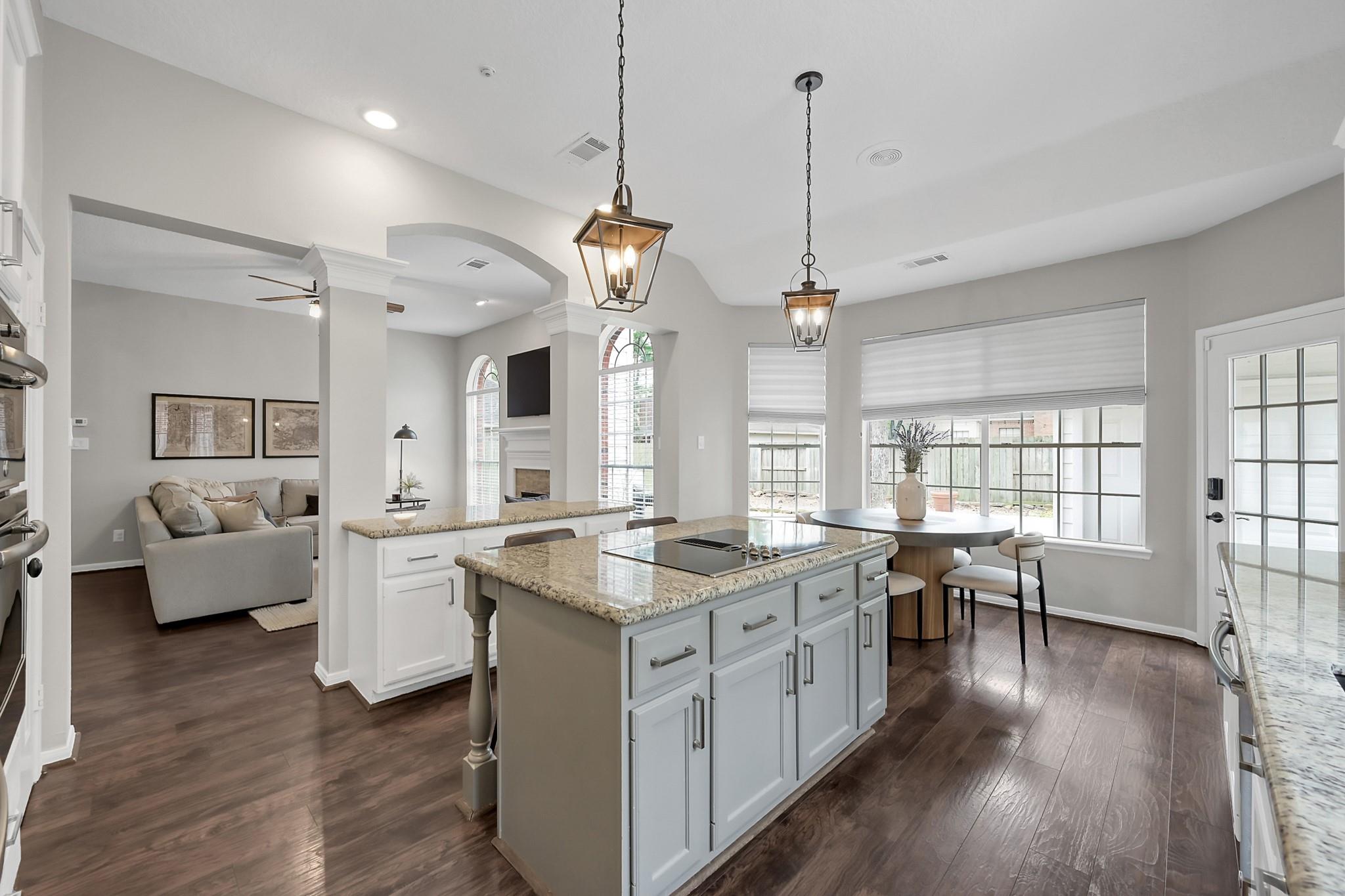 31 E Amberglow Circle