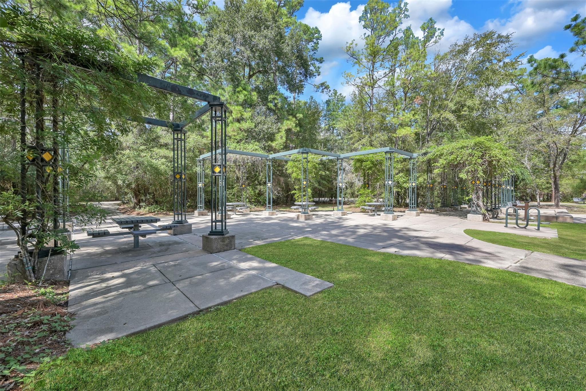 31 E Amberglow Circle