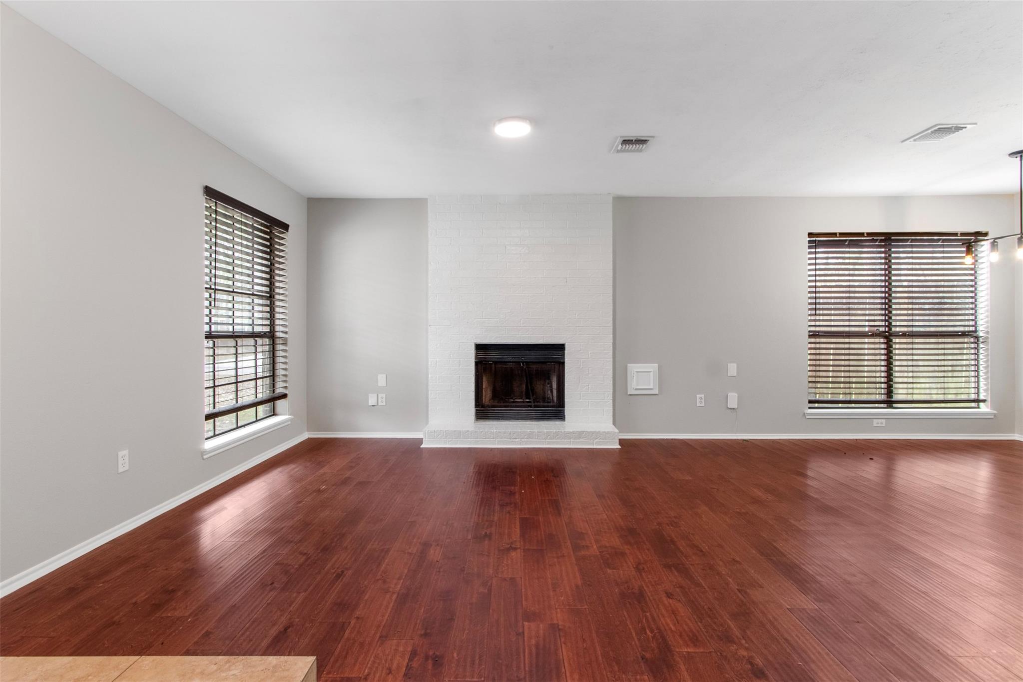 102 Summer Crest Circle