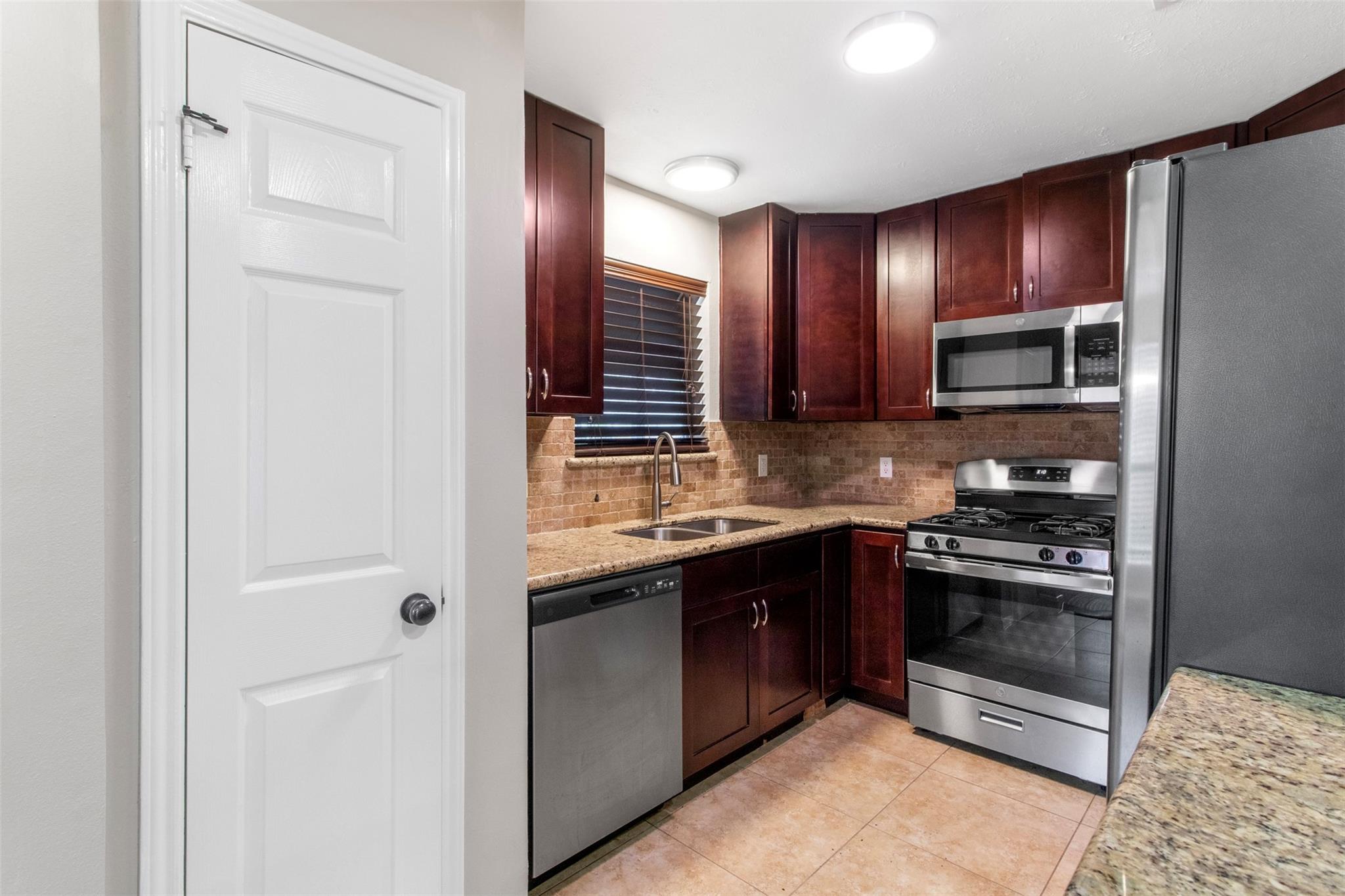 102 Summer Crest Circle