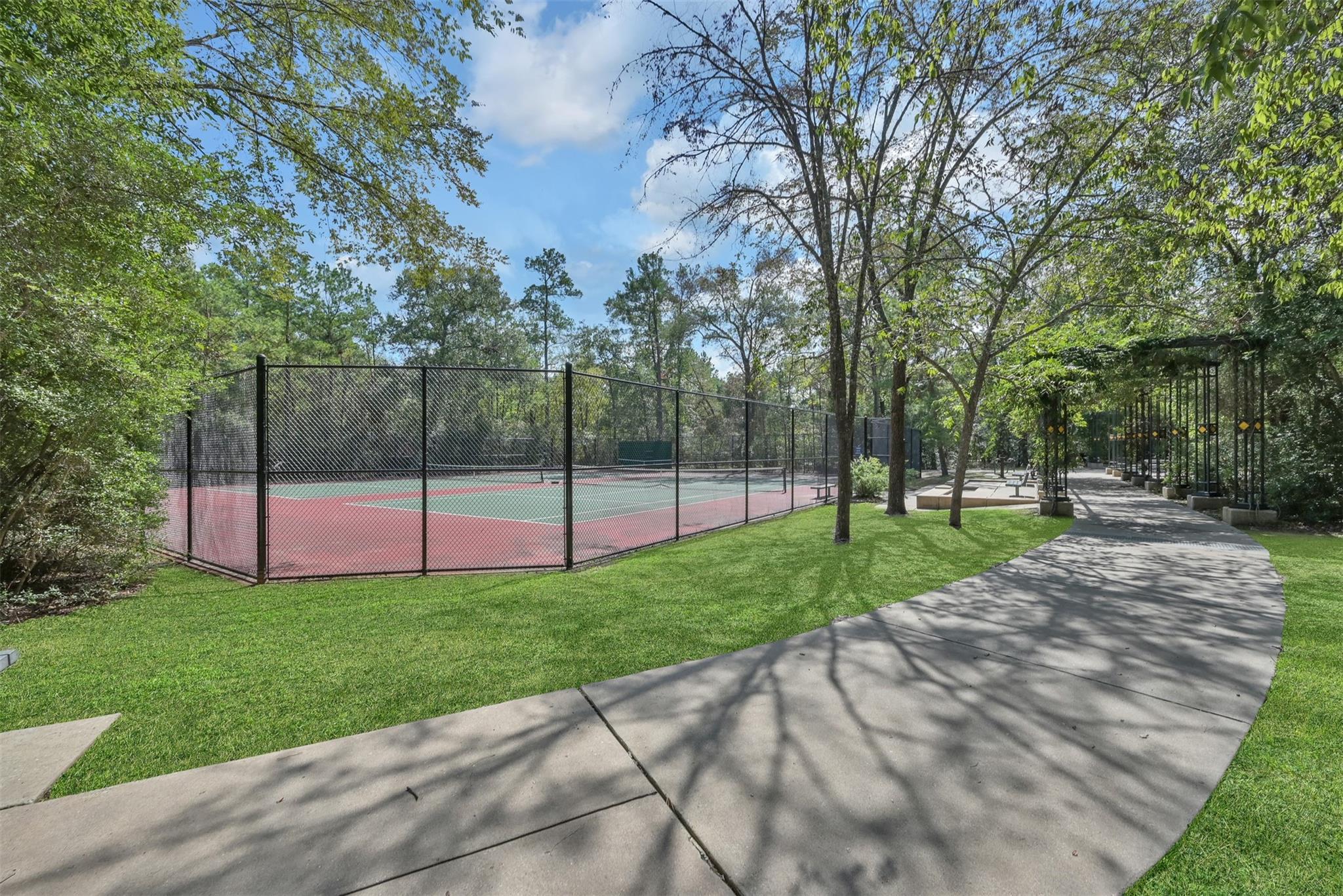 31 E Amberglow Circle