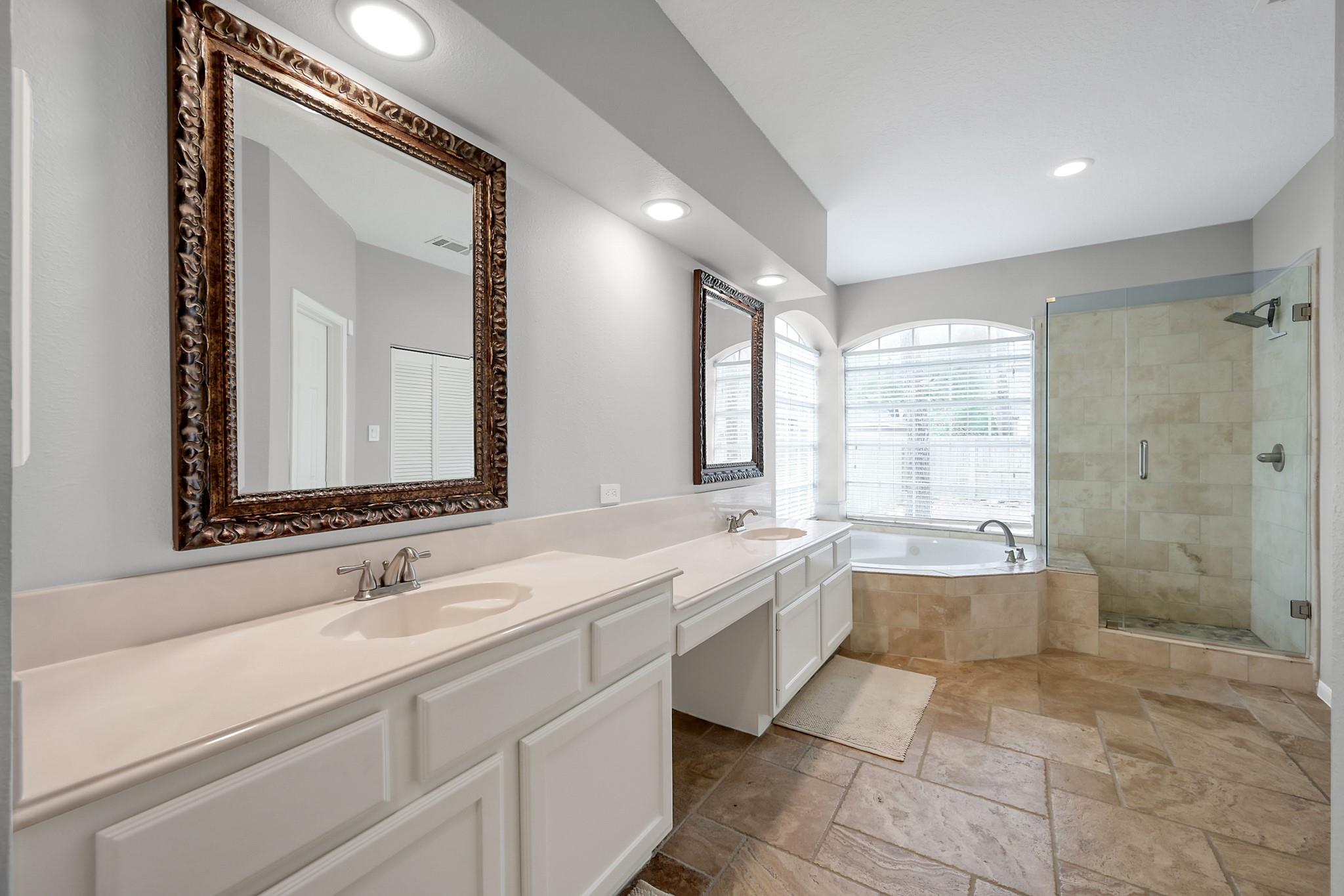 31 E Amberglow Circle