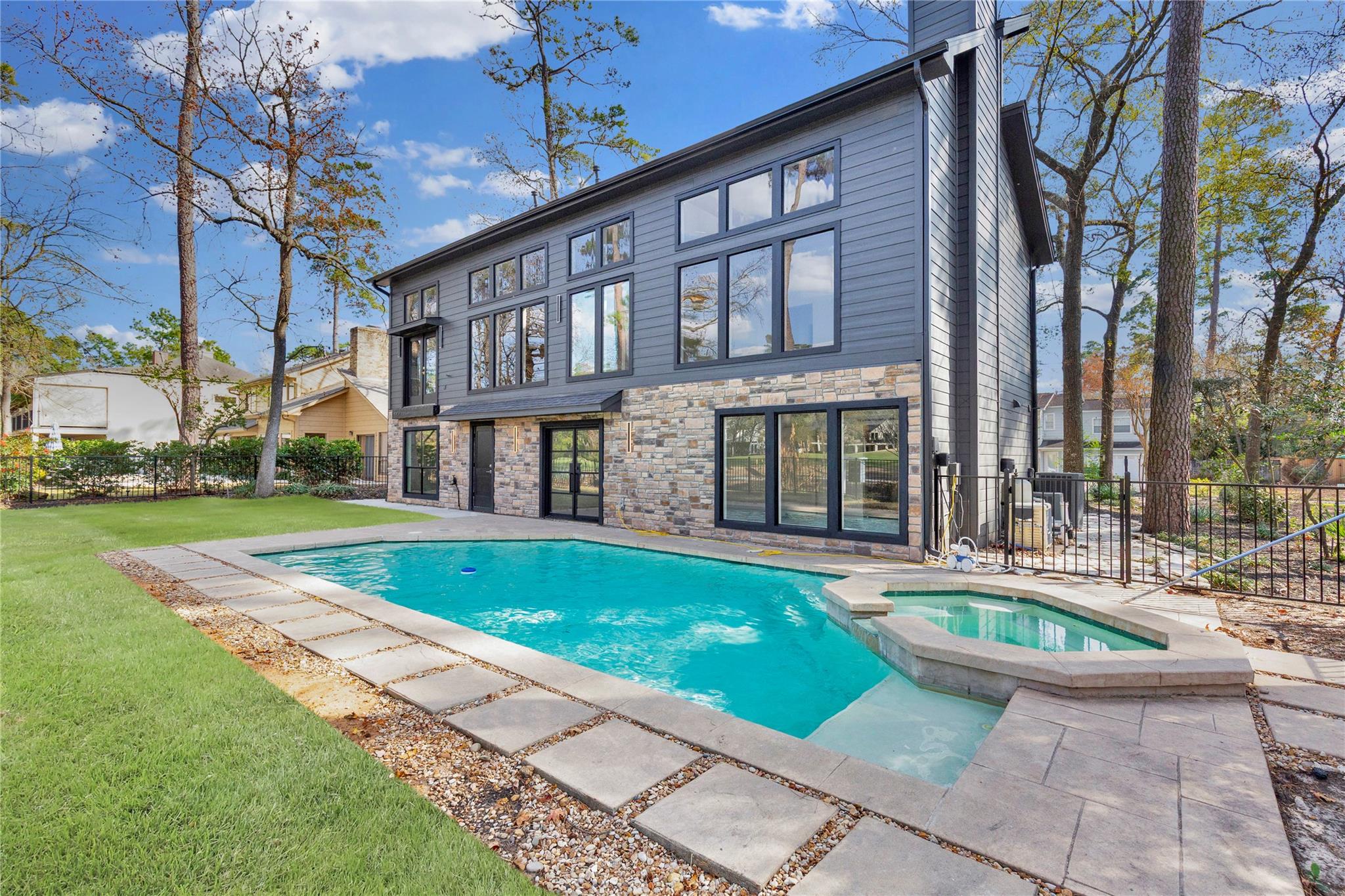 20 Buttonbush Ct