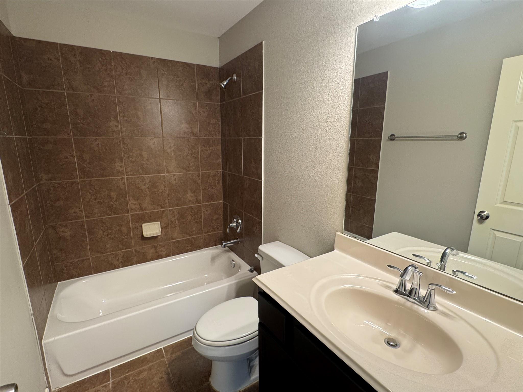 13507 Vista De Oro Street
