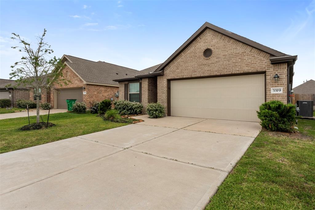 3319 Meadknoll Lane