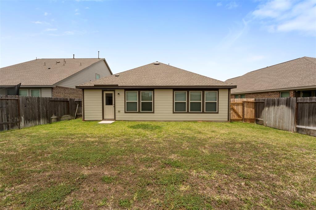 3319 Meadknoll Lane