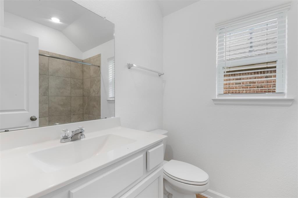 3319 Meadknoll Lane