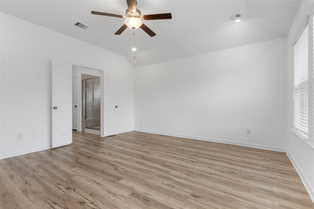 3319 Meadknoll Lane