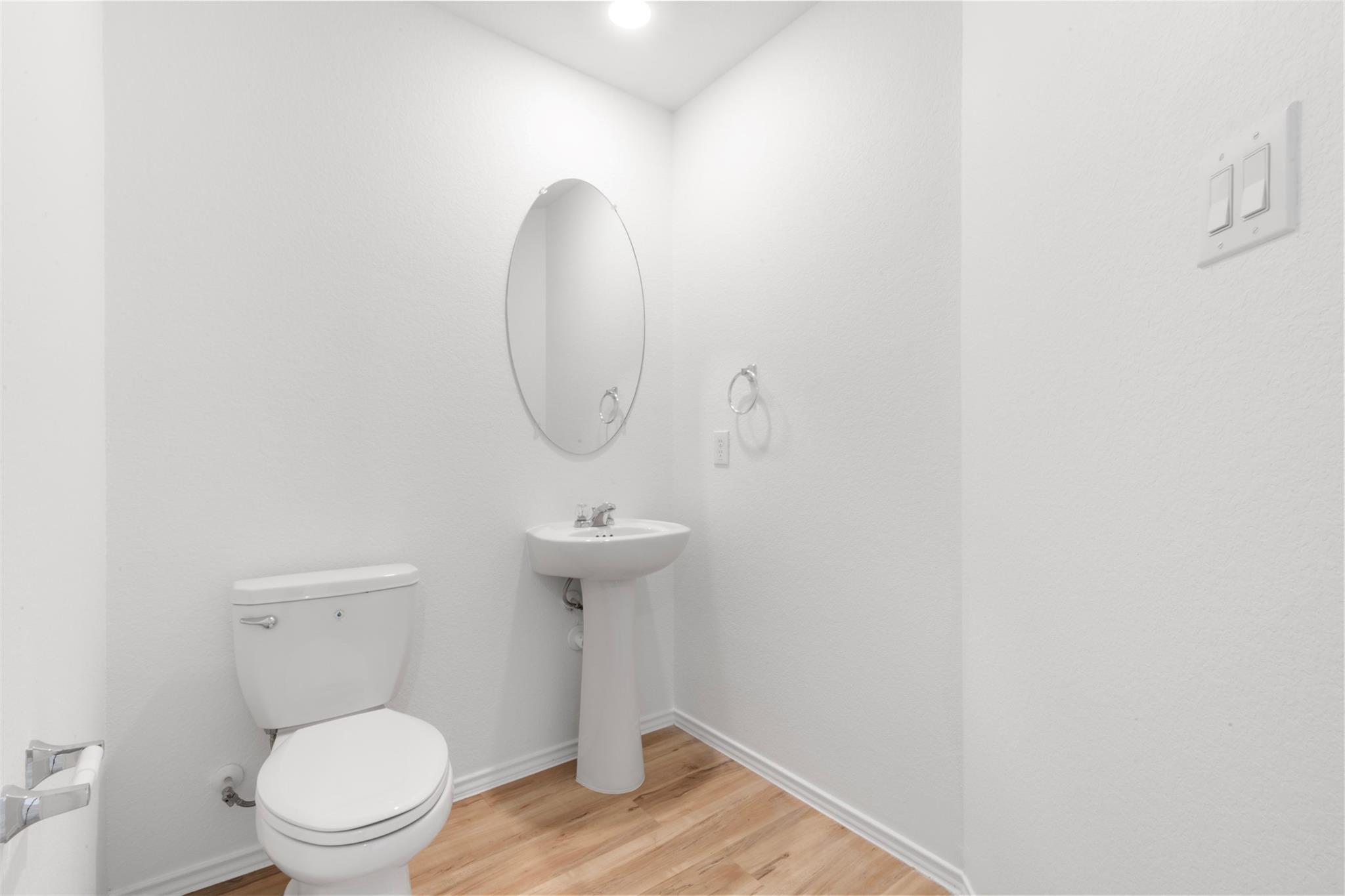 14602 Broadbury Pond Road