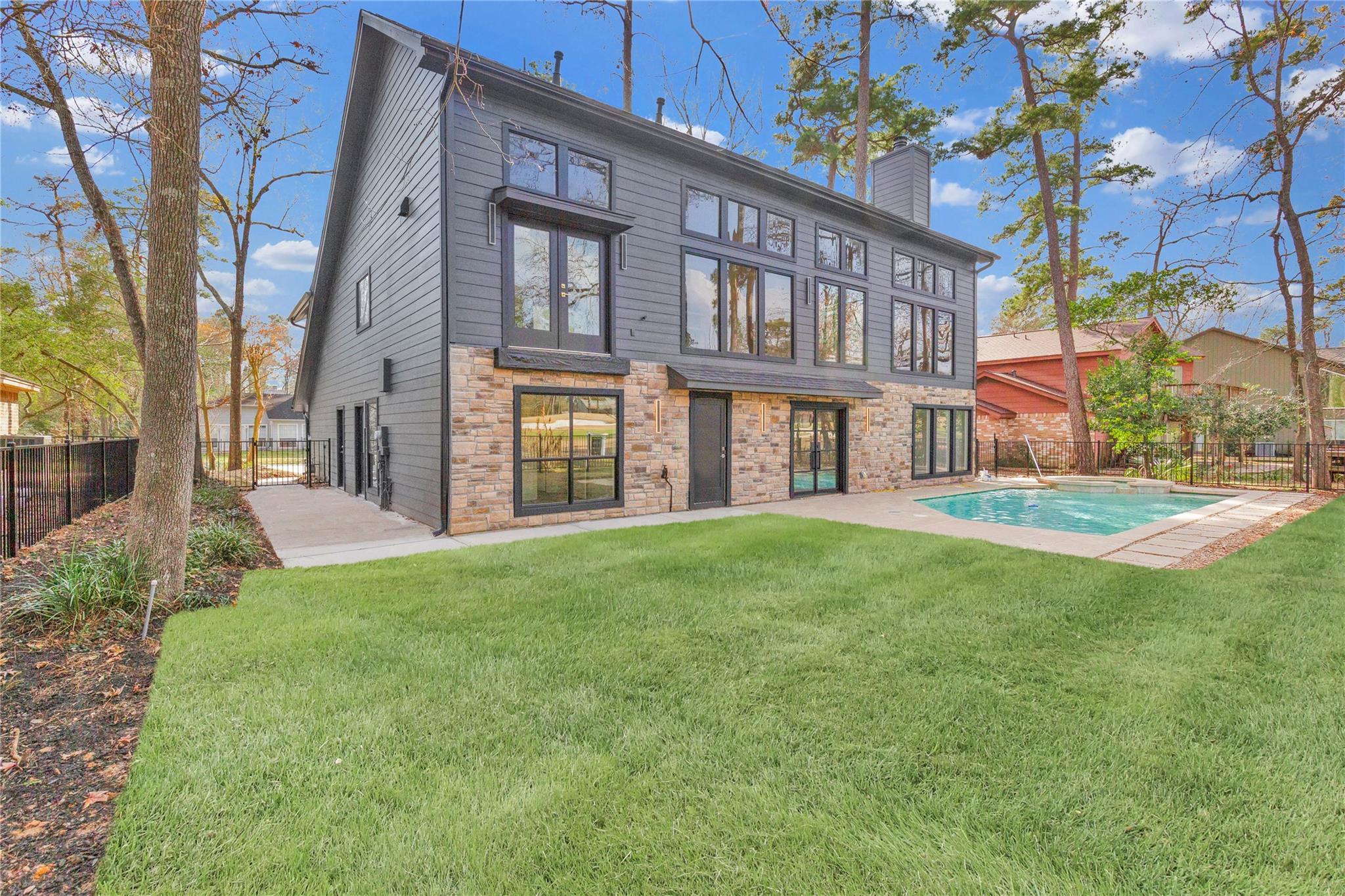 20 Buttonbush Ct