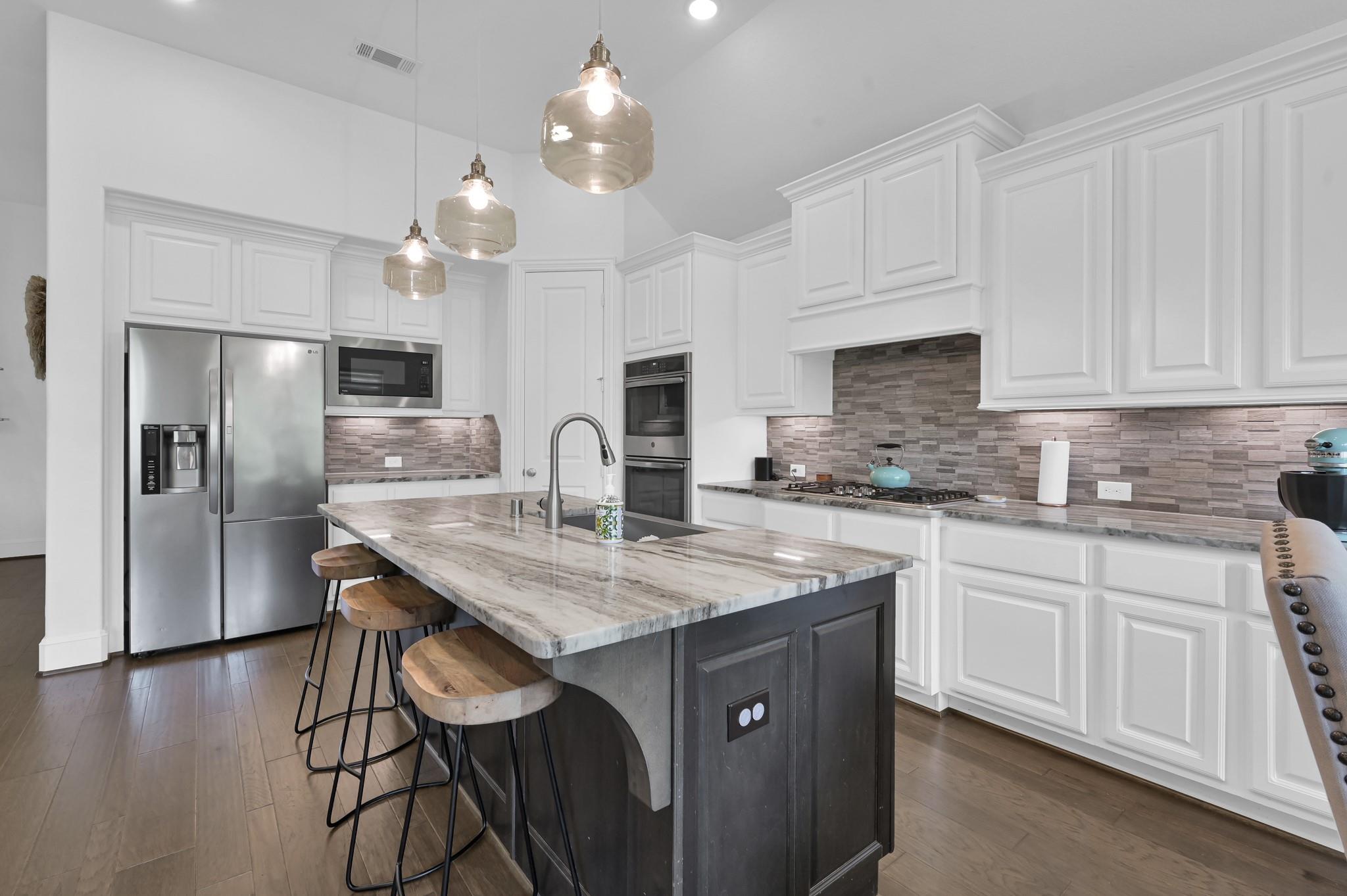 1411 Layla Sage Loop