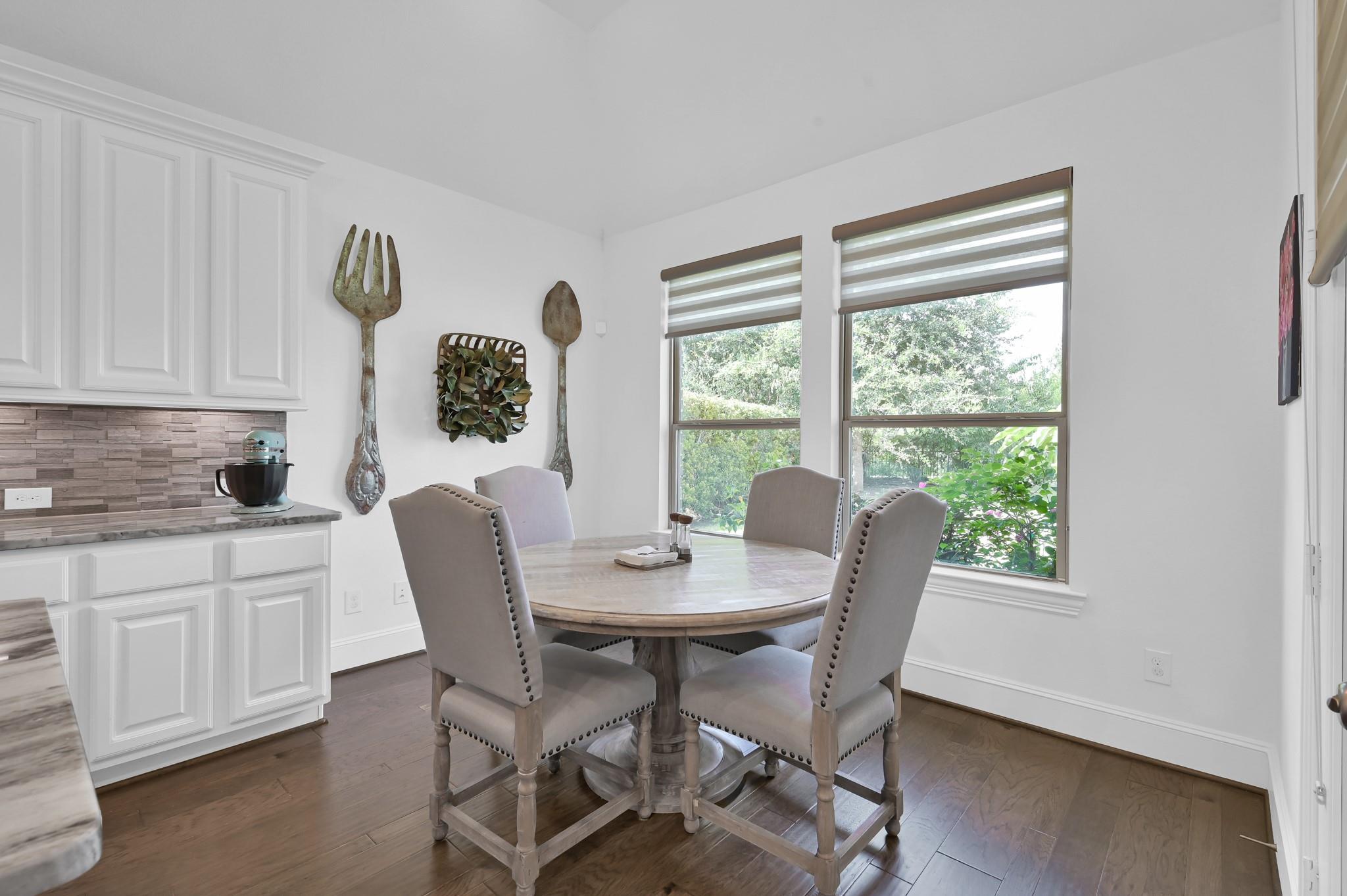 1411 Layla Sage Loop