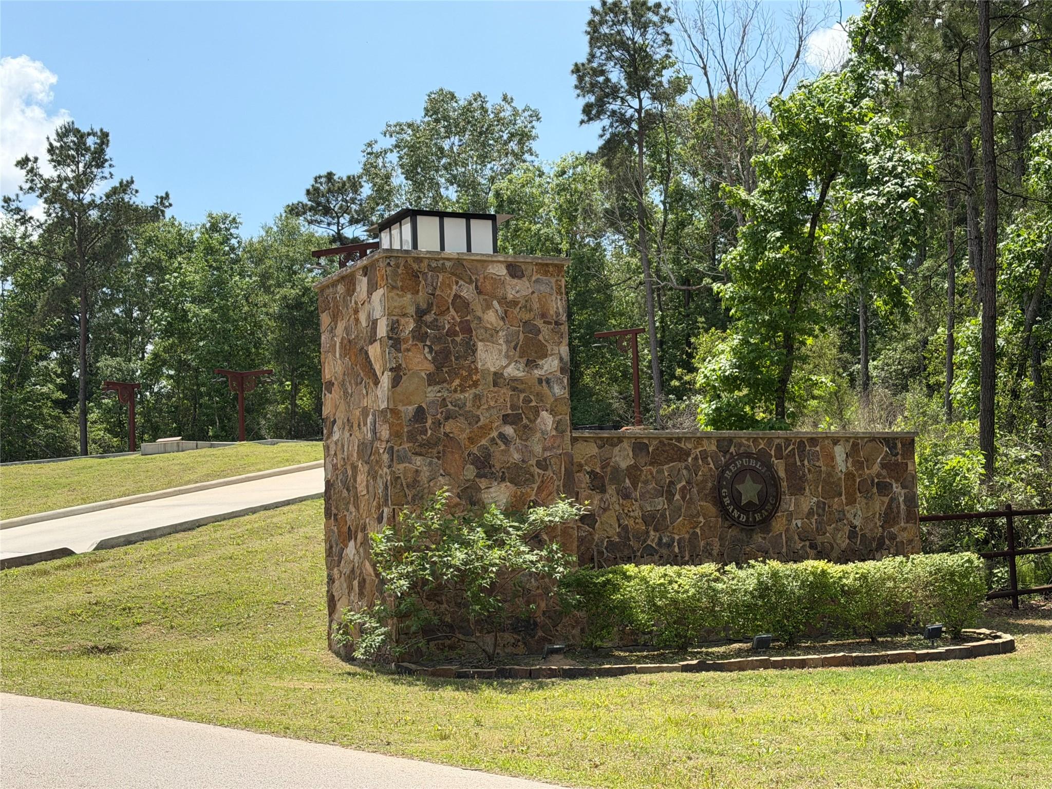 15693 Wooded Trail Way