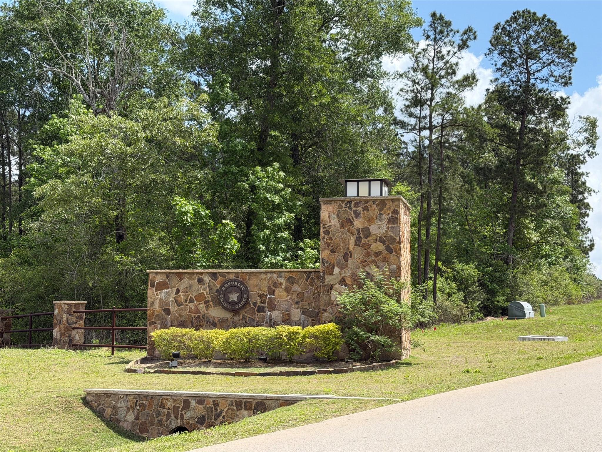 15693 Wooded Trail Way