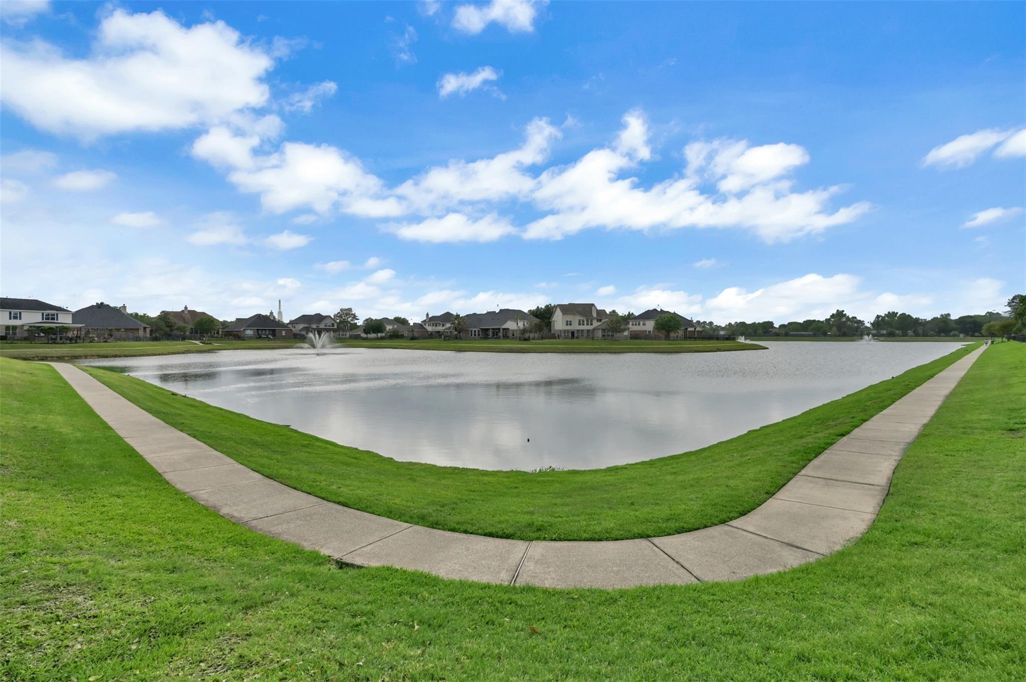 4602 Countrypines Drive