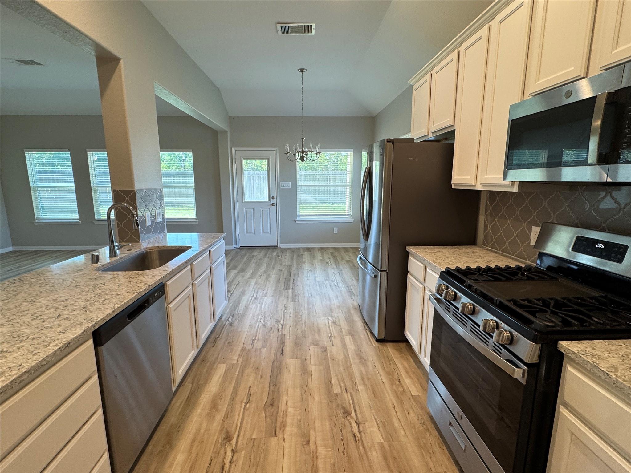 15064 Meadow Glen N