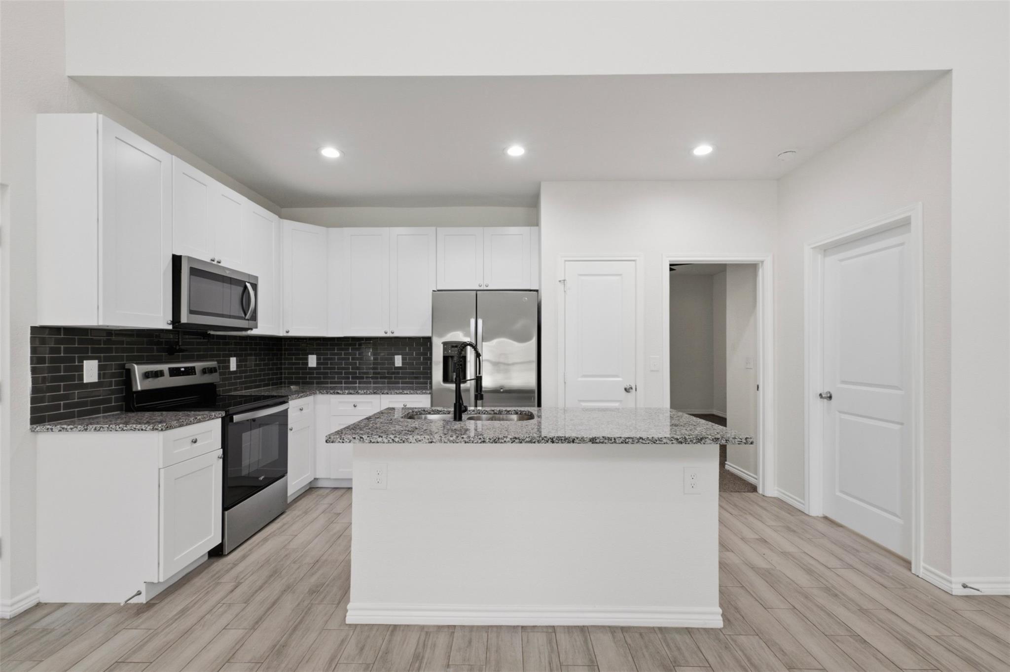 16709 Meadowcroft