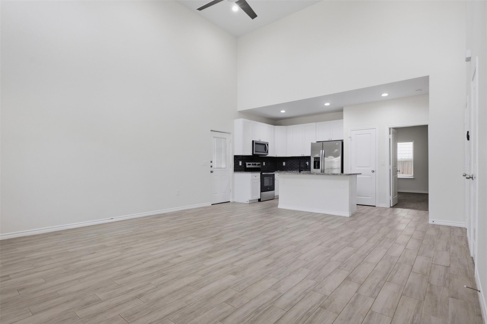16709 Meadowcroft