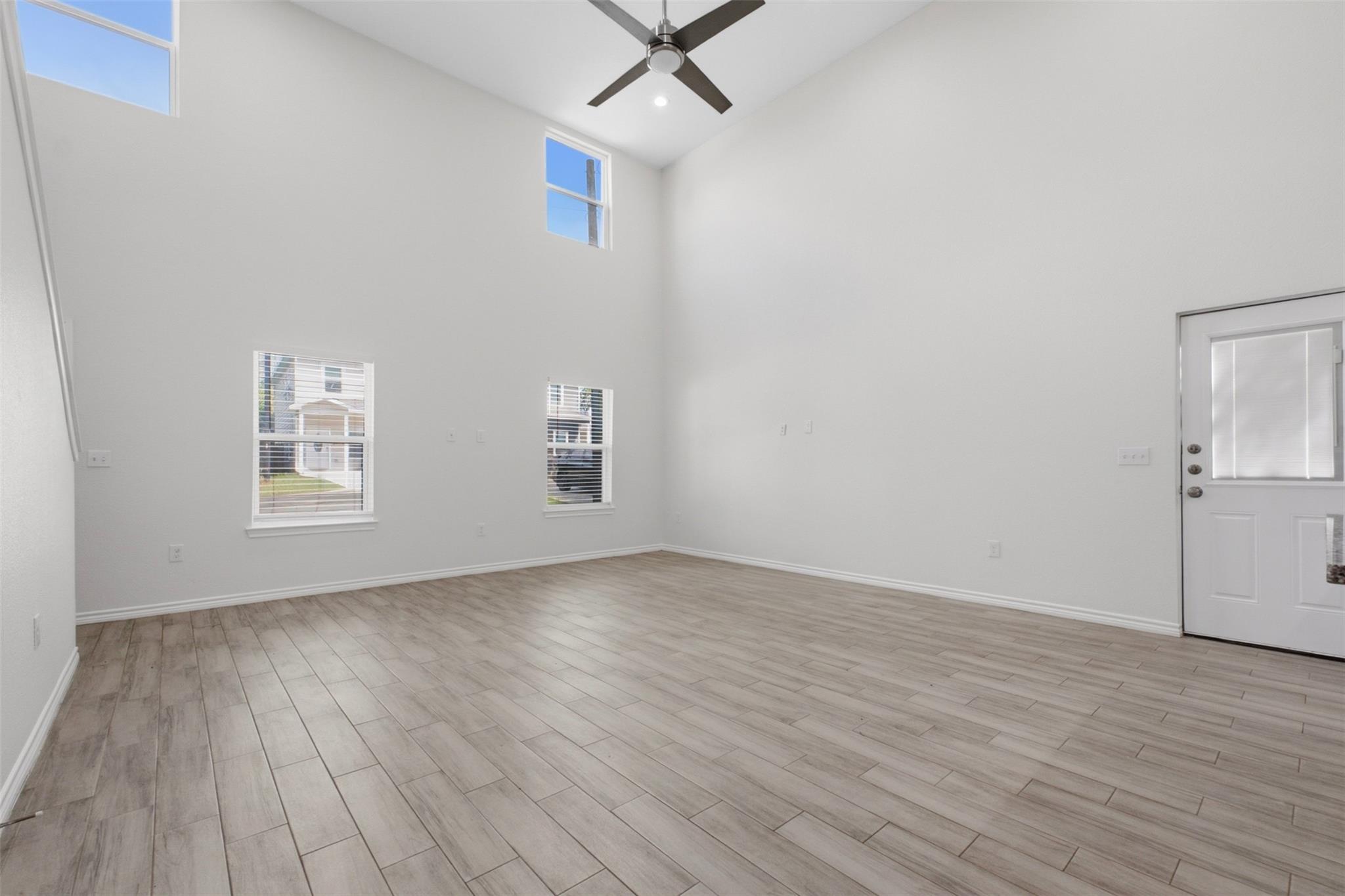 16709 Meadowcroft