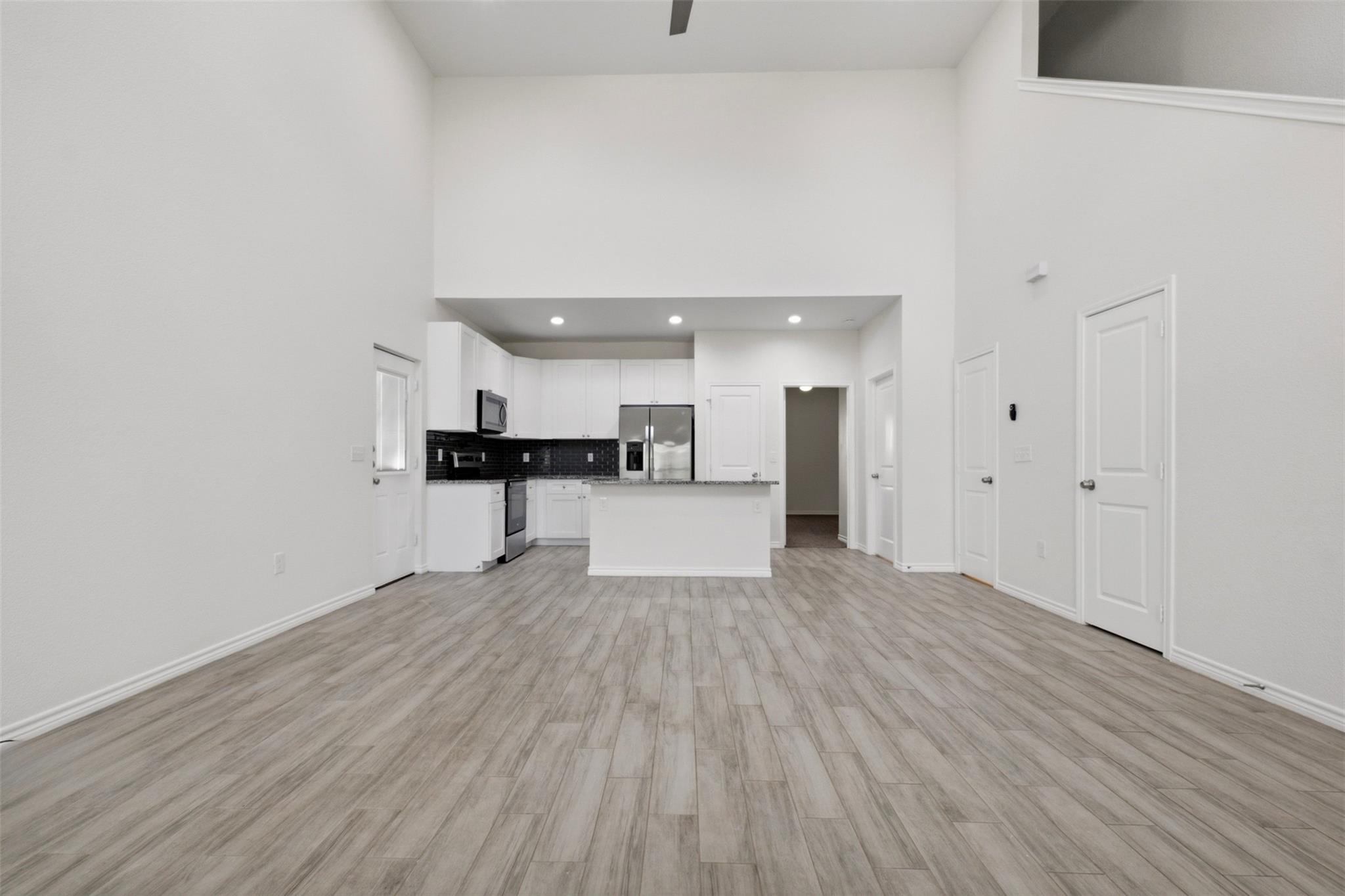 16709 Meadowcroft