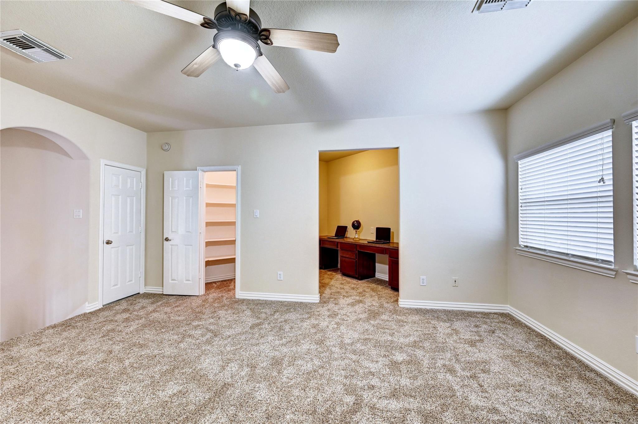 30 N Scribewood Circle