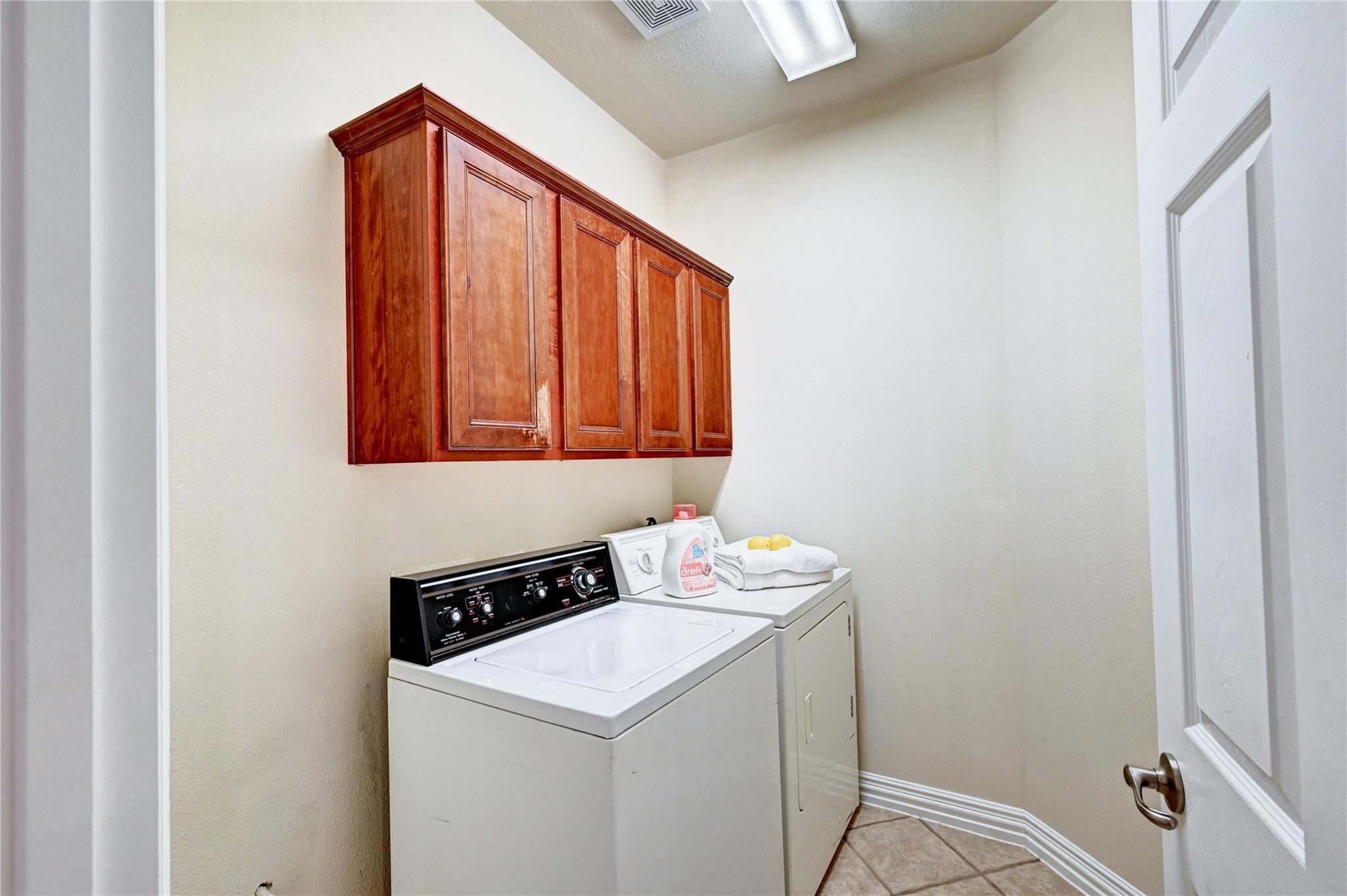 30 N Scribewood Circle