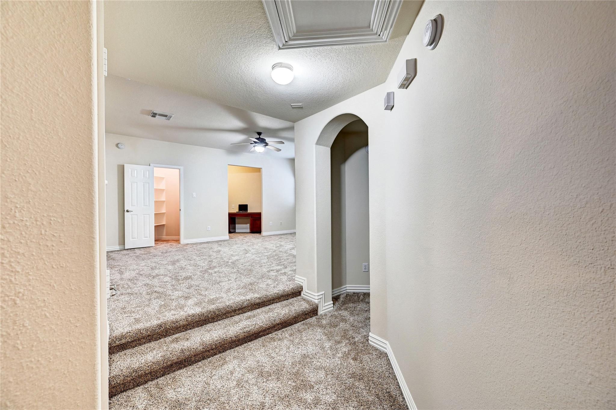 30 N Scribewood Circle