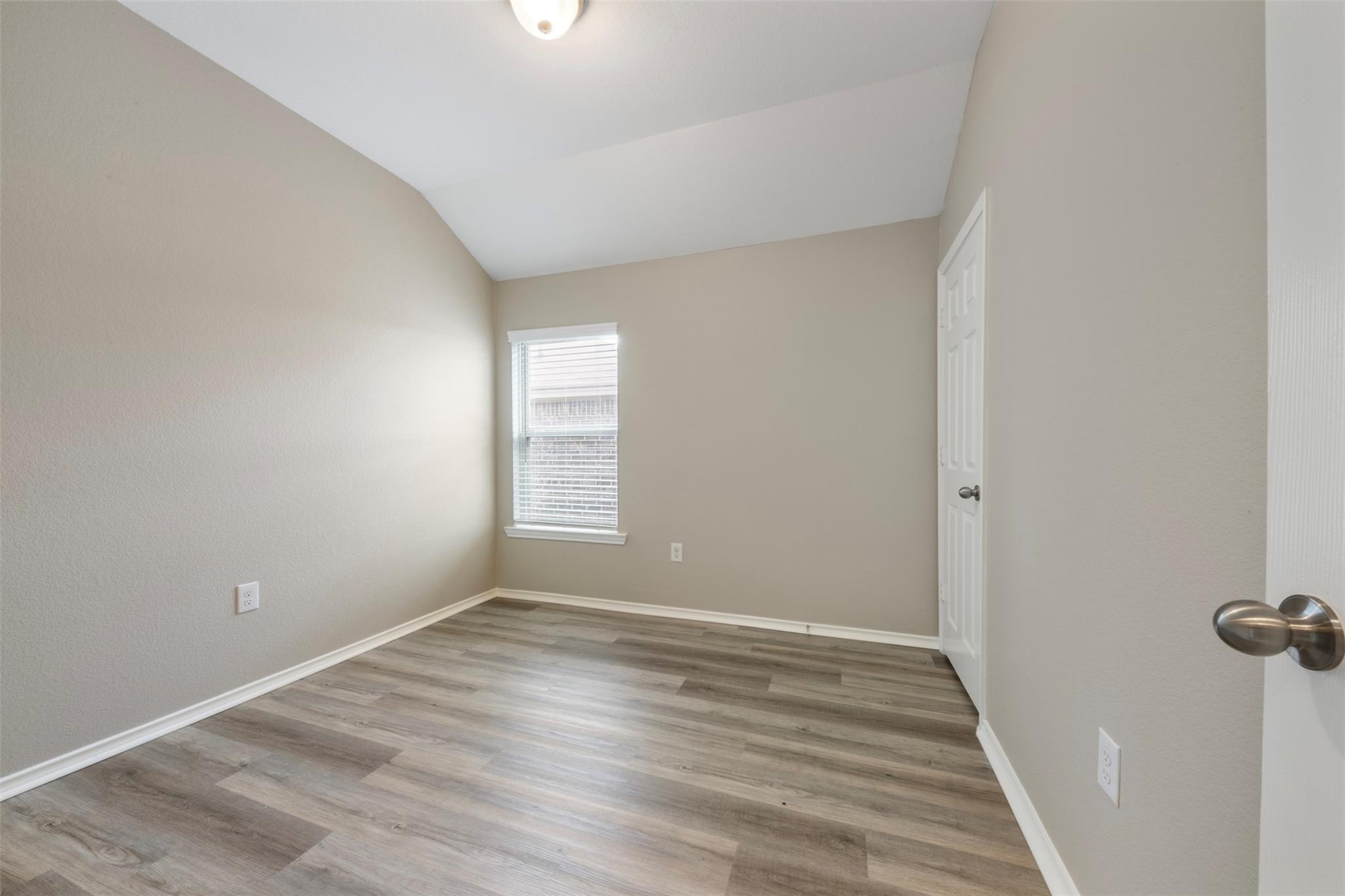 175 Courageous Side Way