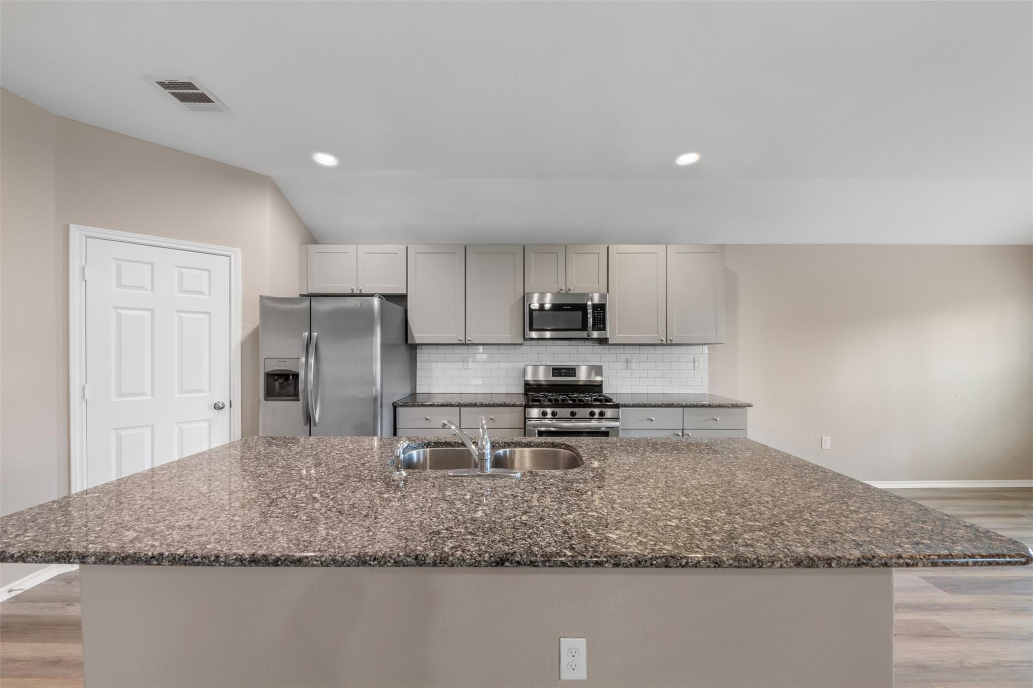 175 Courageous Side Way