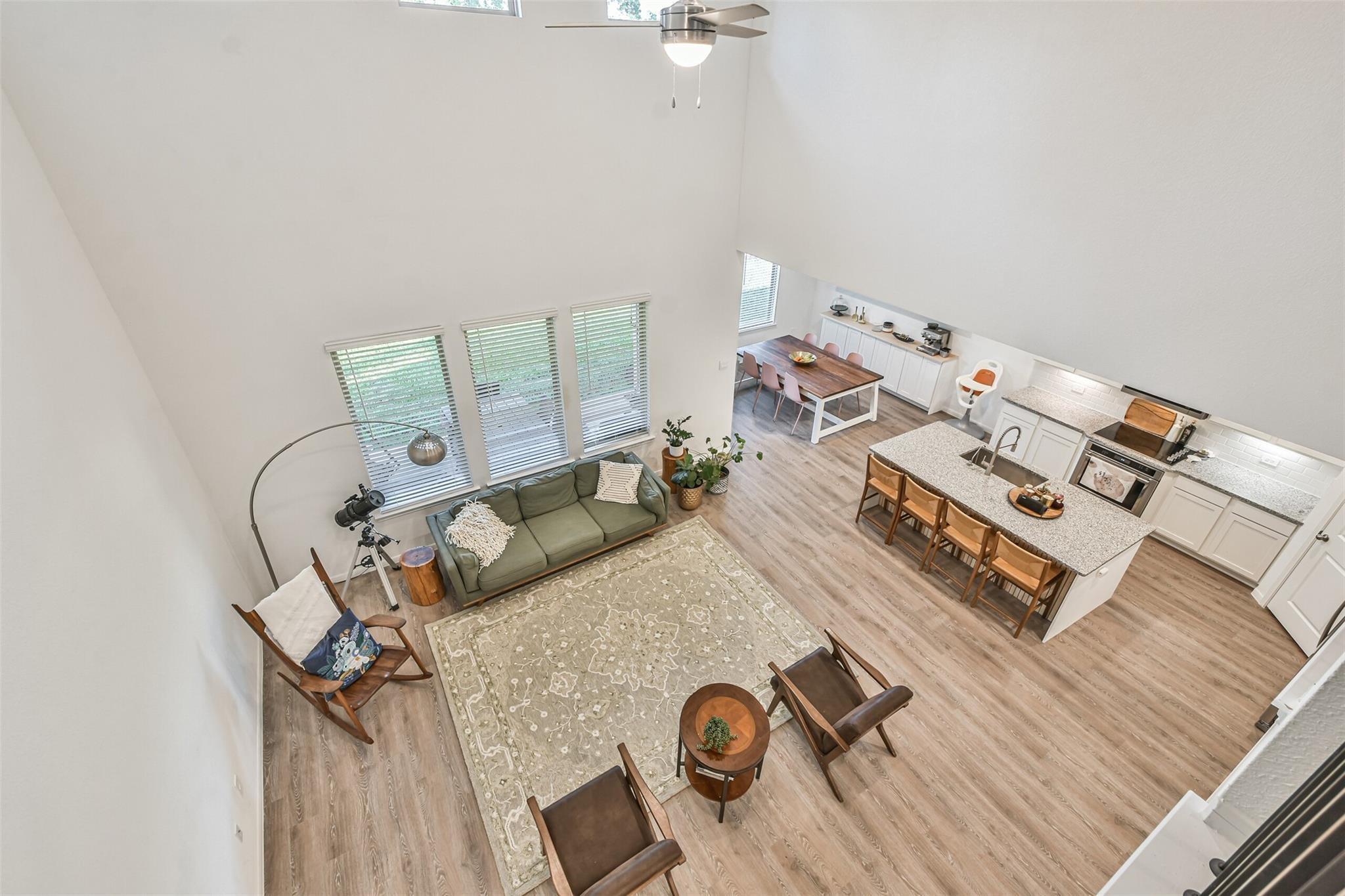 102 Whelan Lane