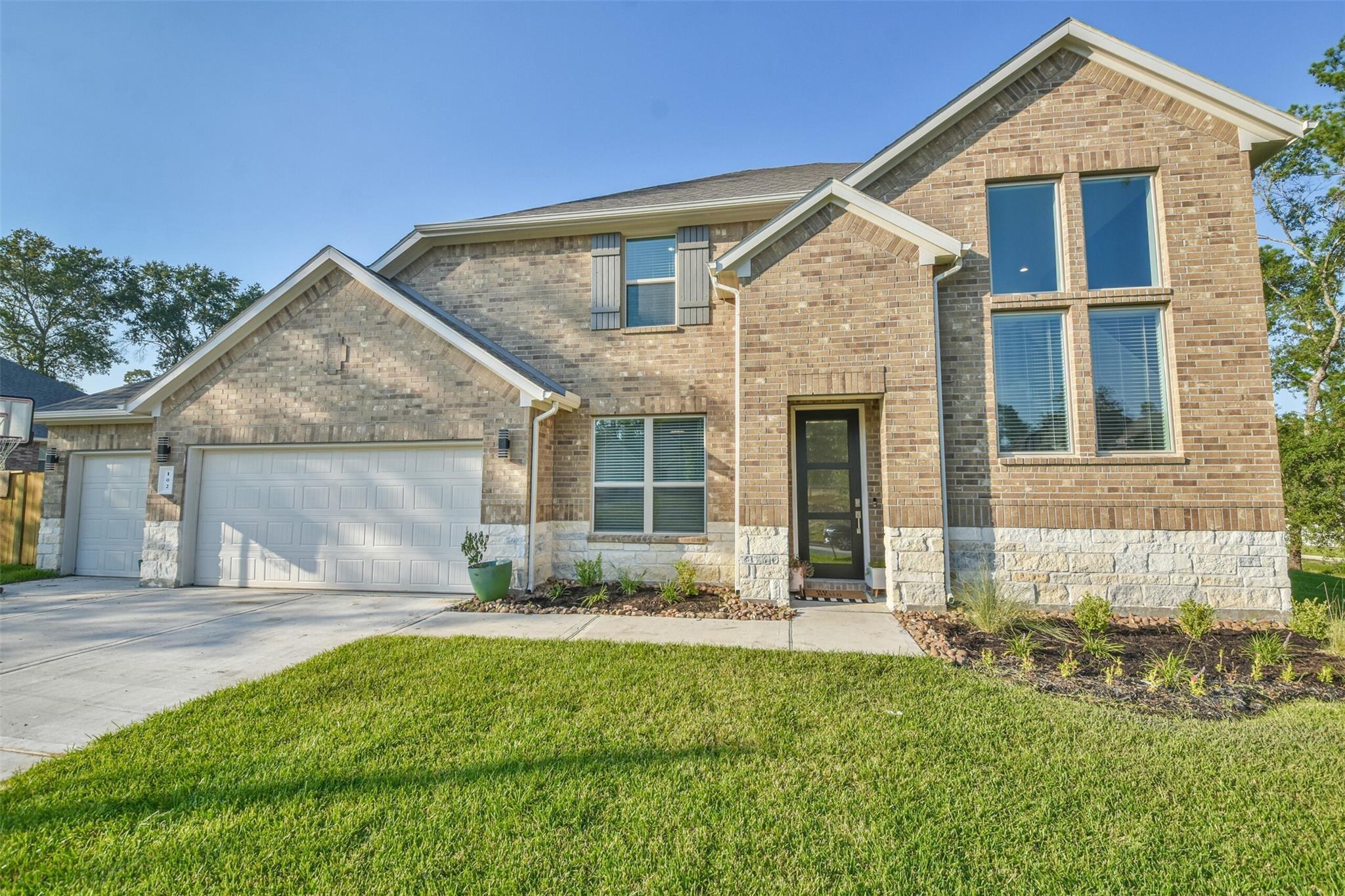 102 Whelan Lane