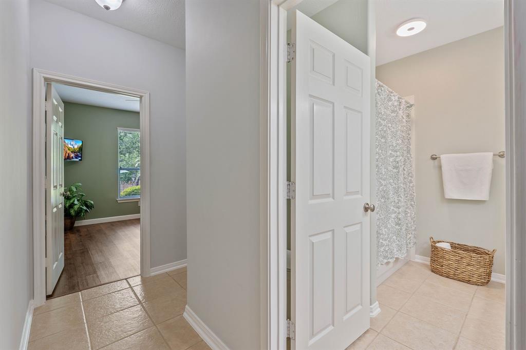 2415 Coachlight Lane