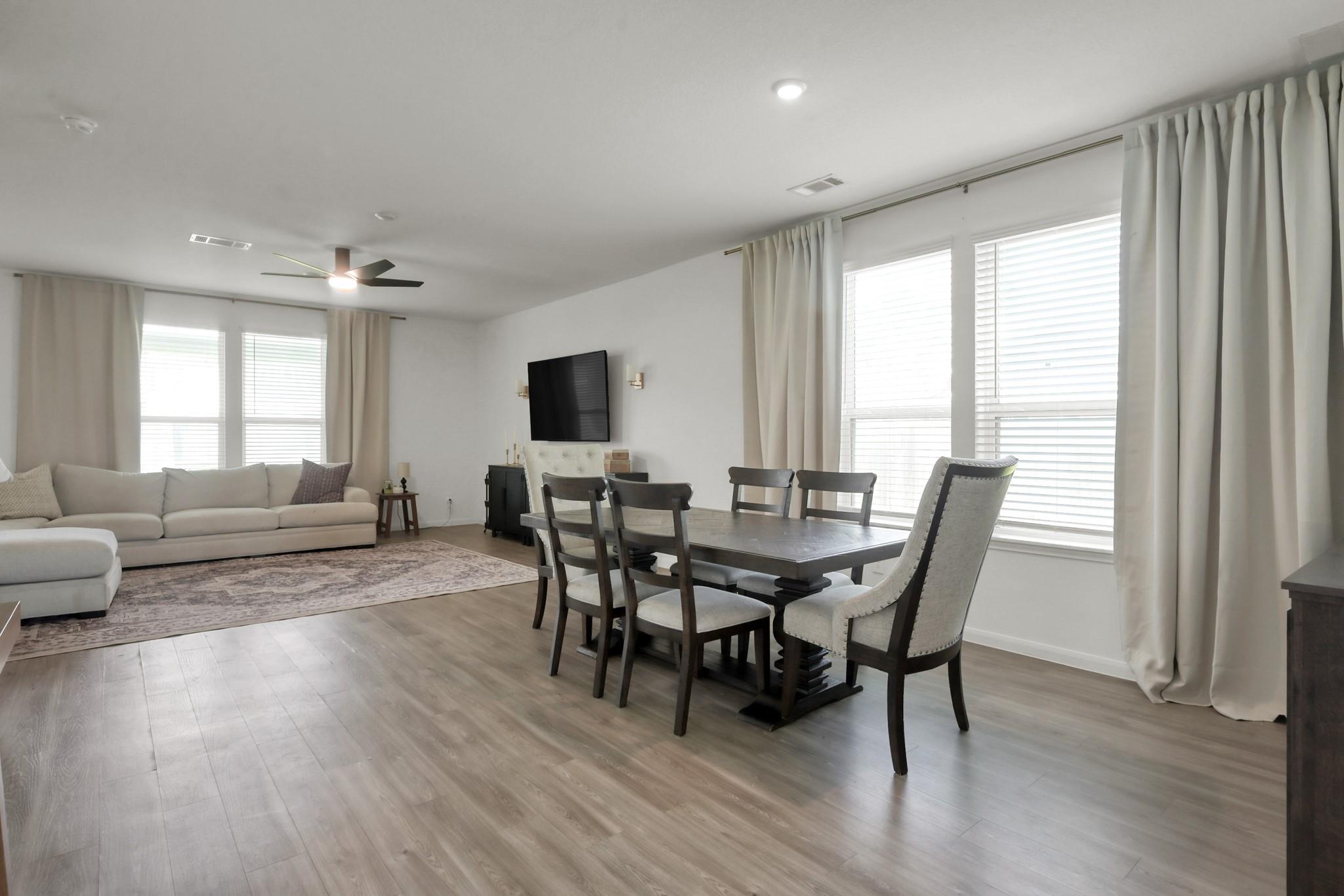 23562 Glenbuck Street